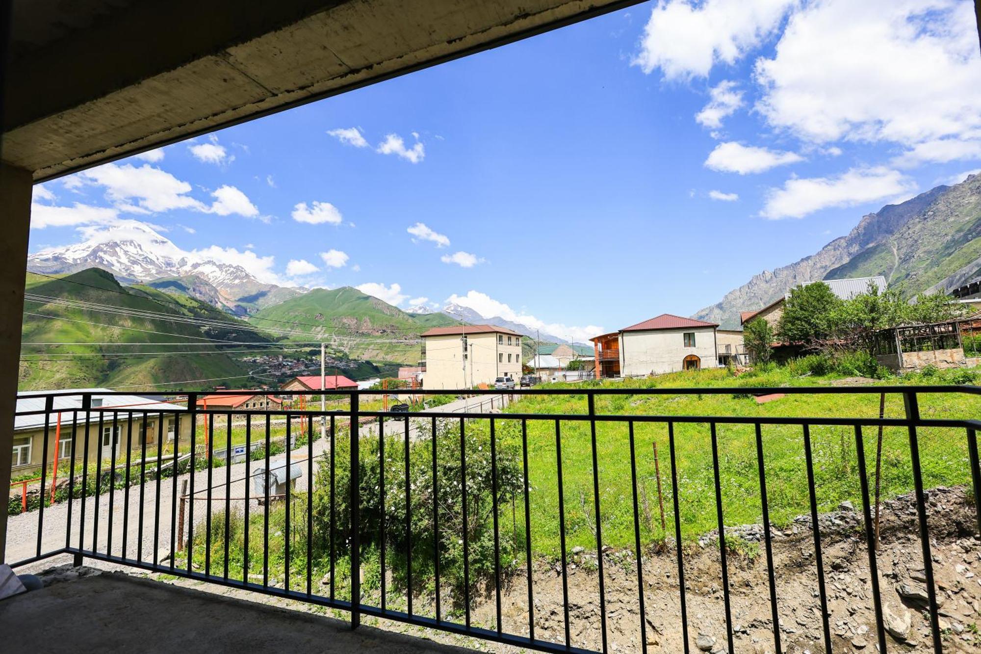 Hotel Heaven Hill Kazbegi Esterno foto
