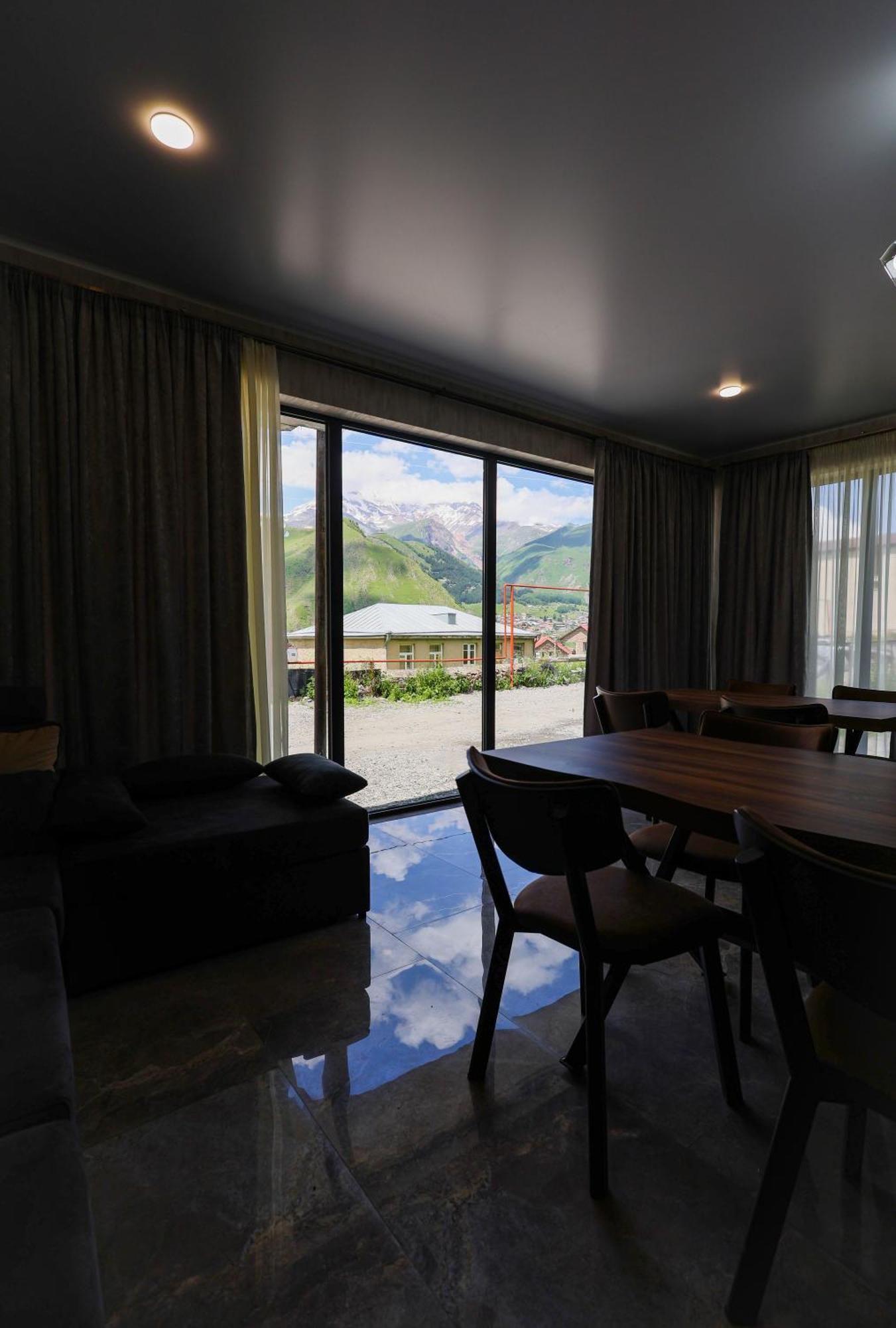 Hotel Heaven Hill Kazbegi Esterno foto